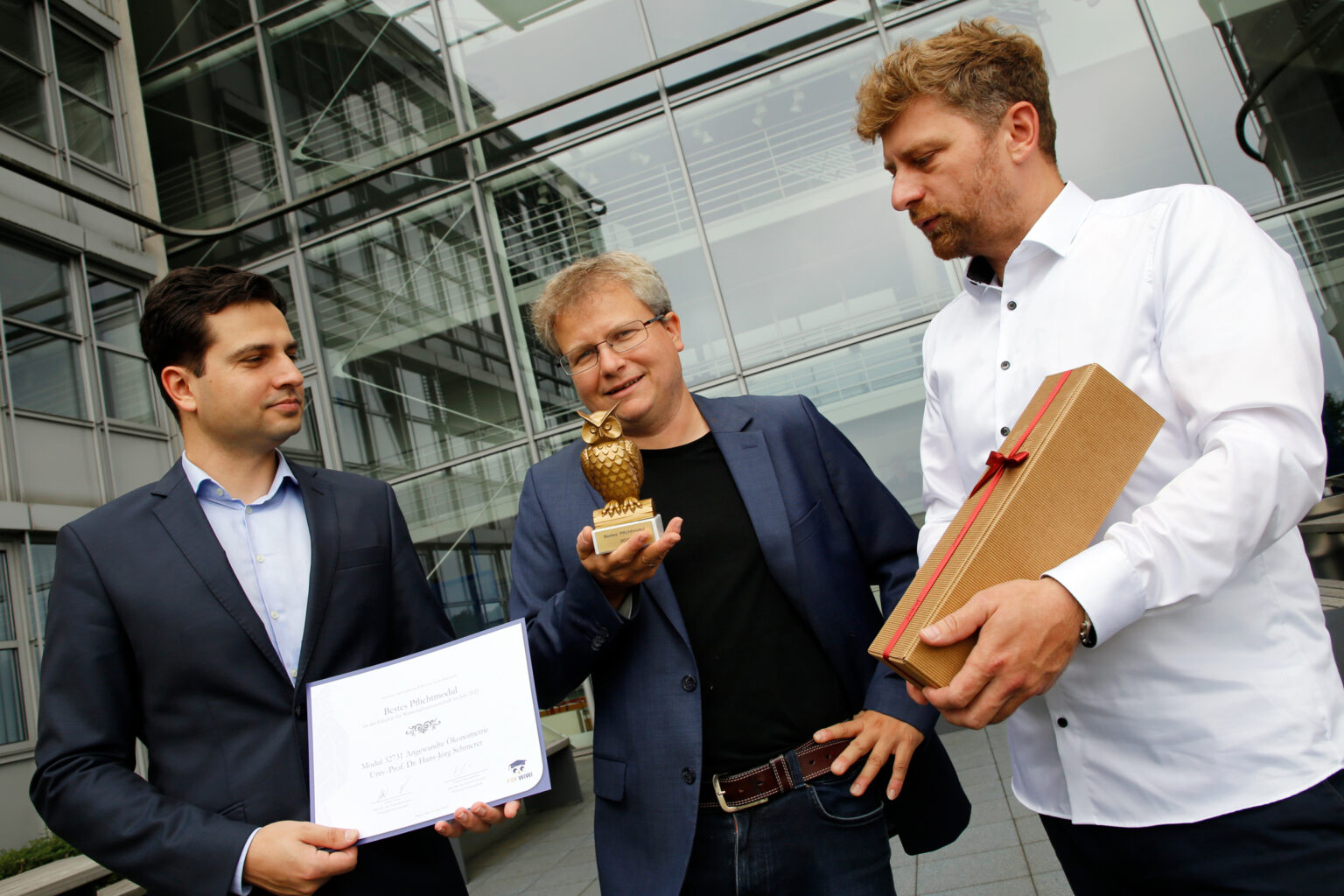 Die WiWi Eulen 2021 und 2022 Studierendenschaft der FernUni Hagen